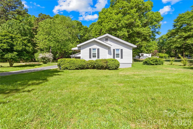 213 Ledford Dr, Gastonia, NC 28056