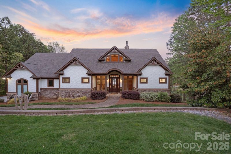 9116 Thackery Ln, Sherrills Ford, NC 28673