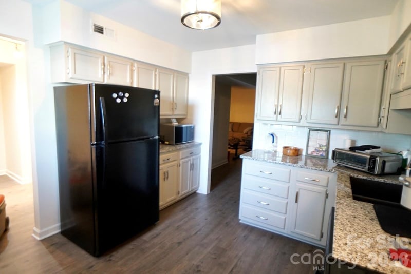 2705 N Center St #36, Hickory, NC 28601