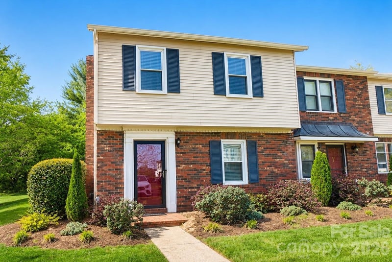 2705 N Center St #36, Hickory, NC 28601