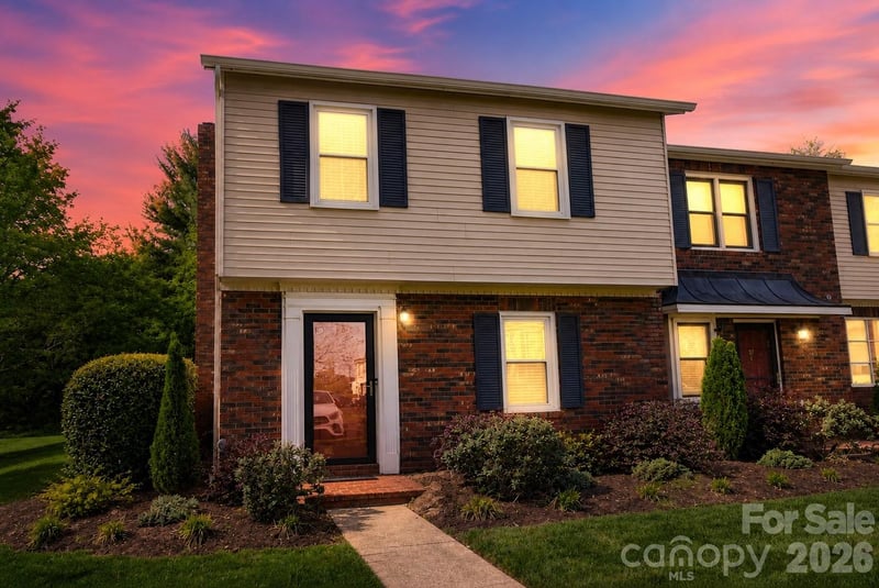 2705 N Center St #36, Hickory, NC 28601