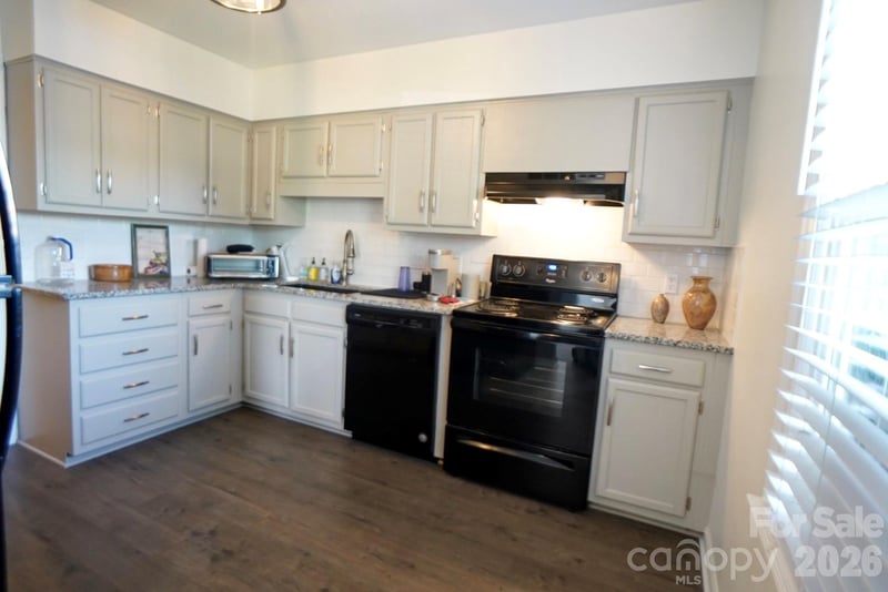 2705 N Center St #36, Hickory, NC 28601