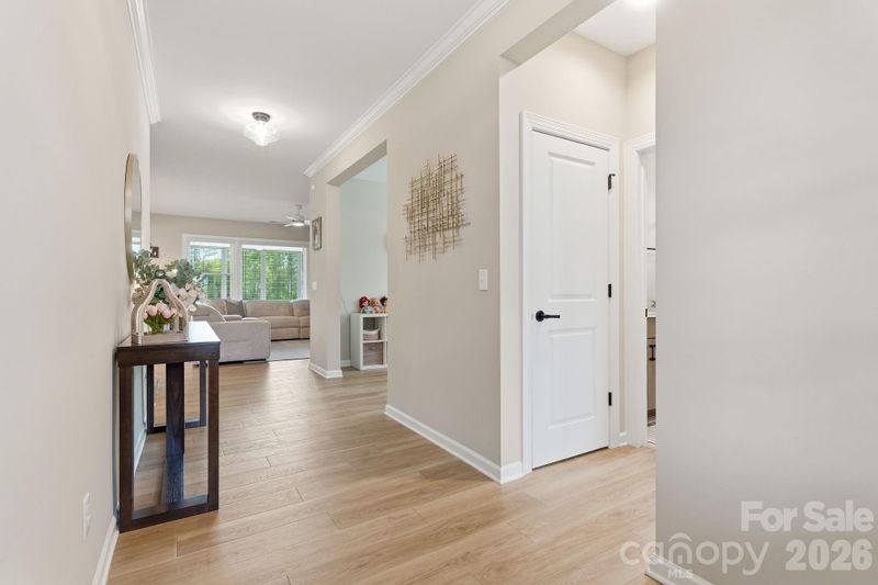 8105 Rolling Wheels Rd, Charlotte, NC 28215