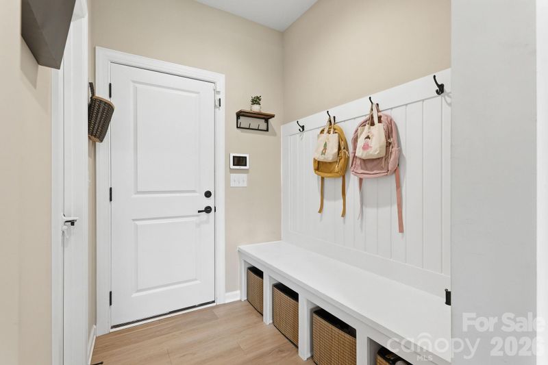 8105 Rolling Wheels Rd, Charlotte, NC 28215
