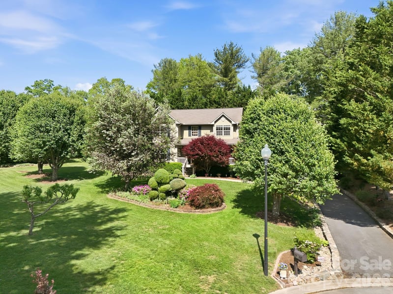 306 Woodview Ct, Fletcher, NC 28732