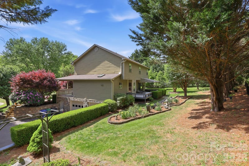 306 Woodview Ct, Fletcher, NC 28732