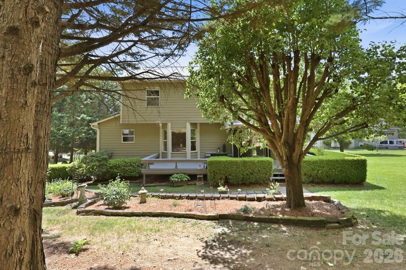 306 Woodview Ct, Fletcher, NC 28732