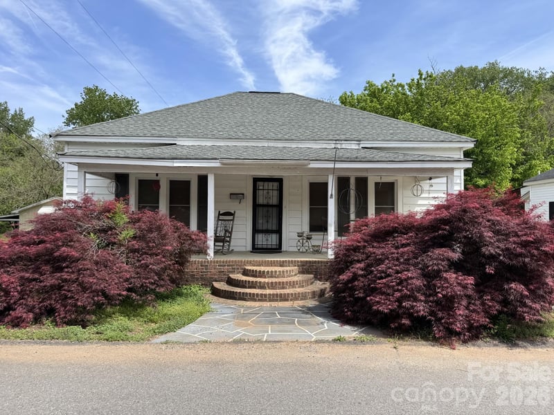 6 First St, Cramerton, NC 28032