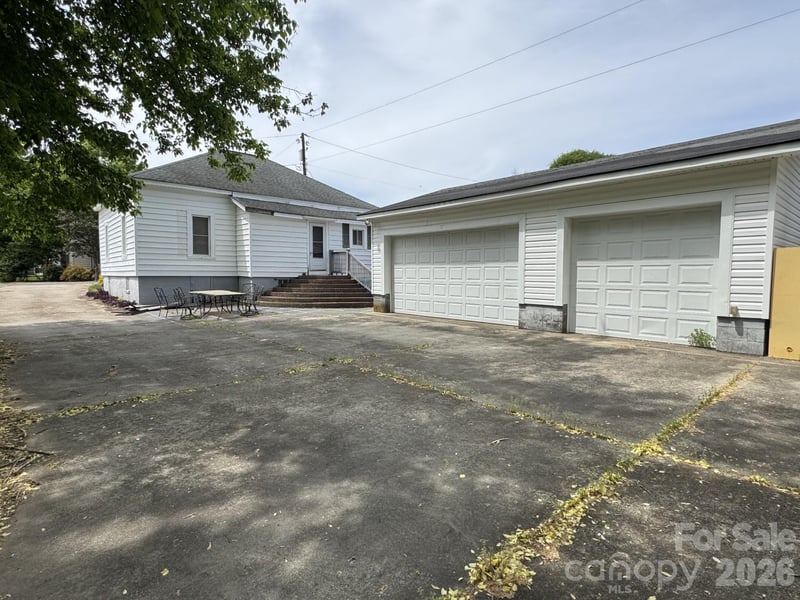 6 First St, Cramerton, NC 28032