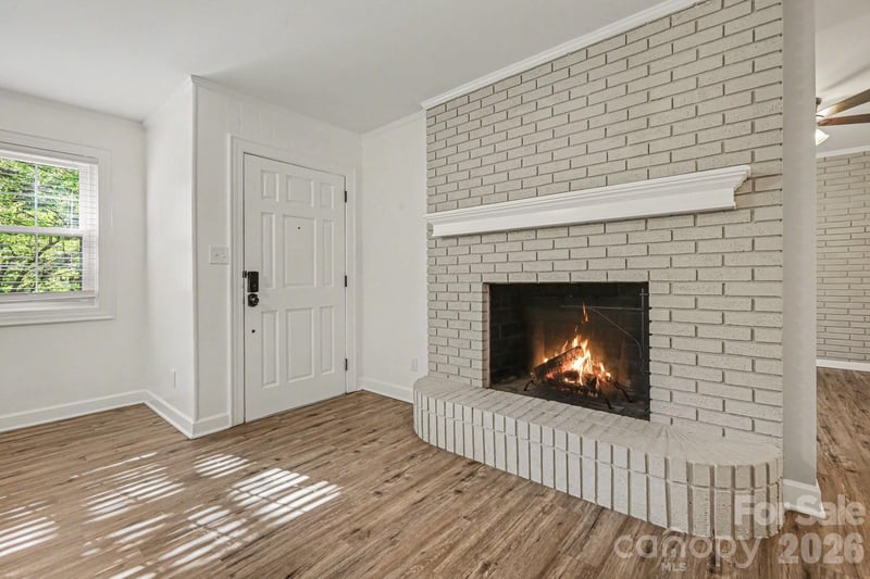 2330 18th St NE, Hickory, NC 28601