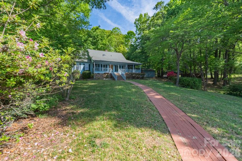 213 Price Place Ln, York, SC 29745