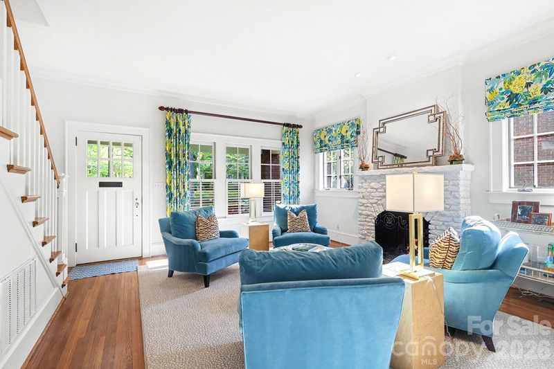 2317 Charlotte Dr, Charlotte, NC 28203