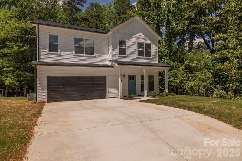 1915 Dove Dr, Charlotte, NC 28214