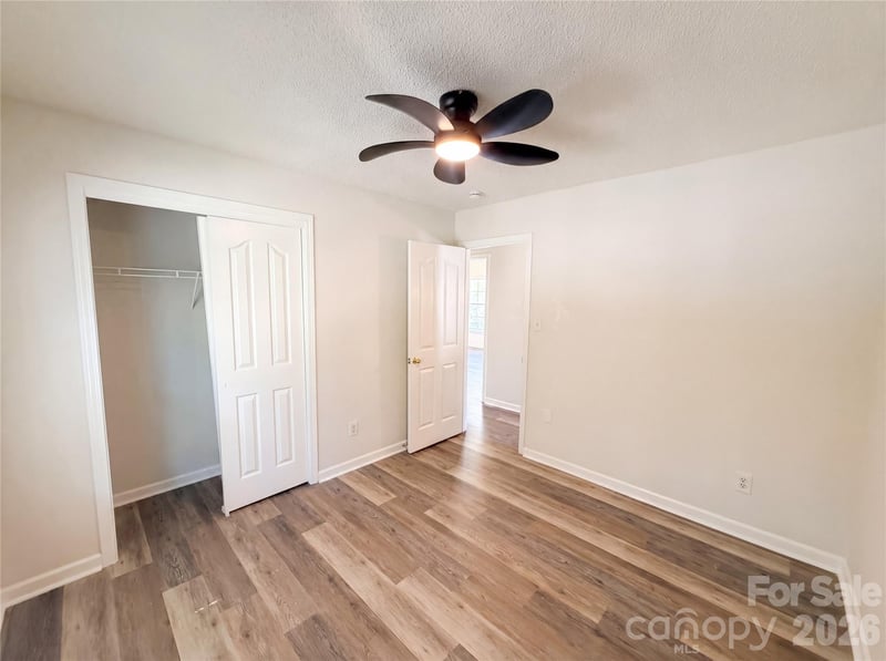 6032 Briggs Dr, Charlotte, NC 28269