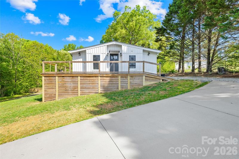 1285 Ring Tail Rd, Claremont, NC 28610