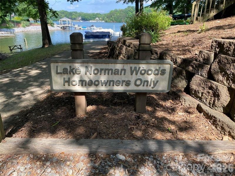 8452 Marina Ln, Catawba, NC 28609