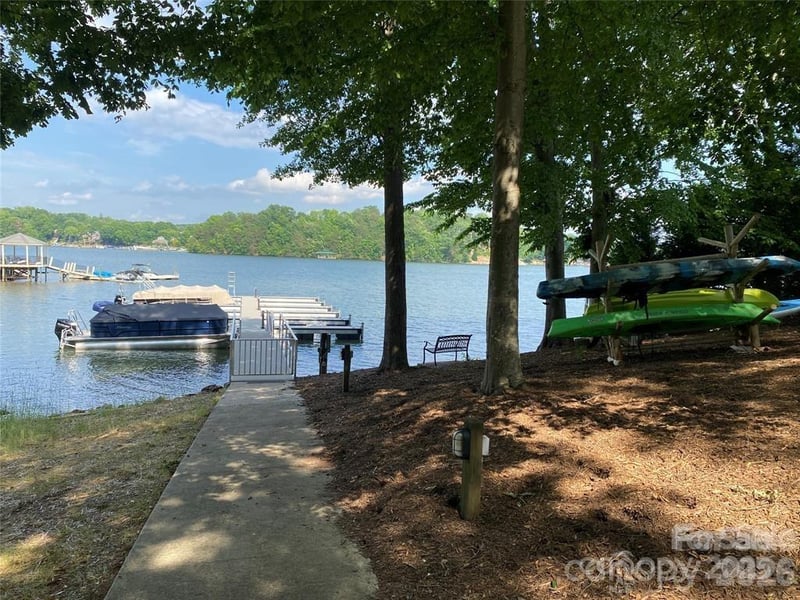 8444 Marina Ln, Catawba, NC 28609