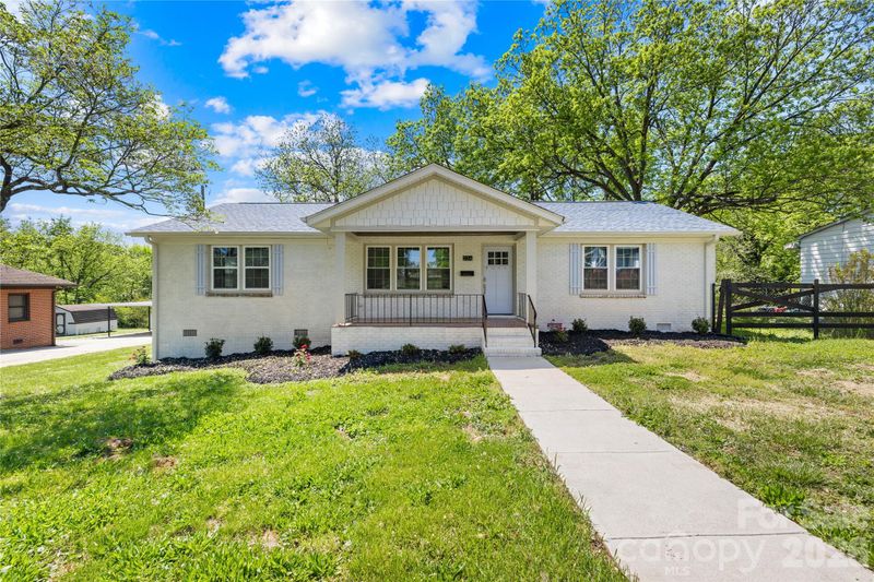 226 Planetree Dr, Belmont, NC 28012
