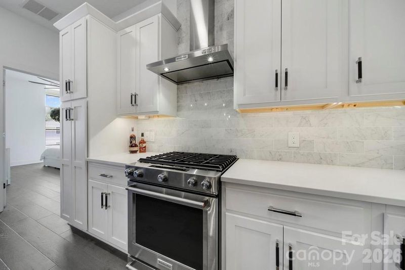 2401 Euclid Ave #301, Charlotte, NC 28203