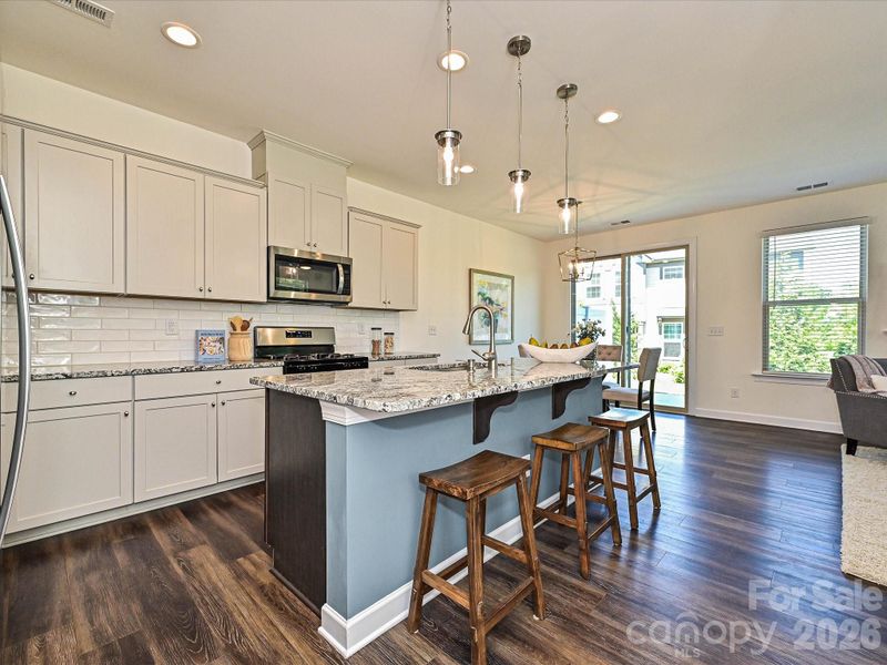 9238 Glenburn Ln, Charlotte, NC 28278