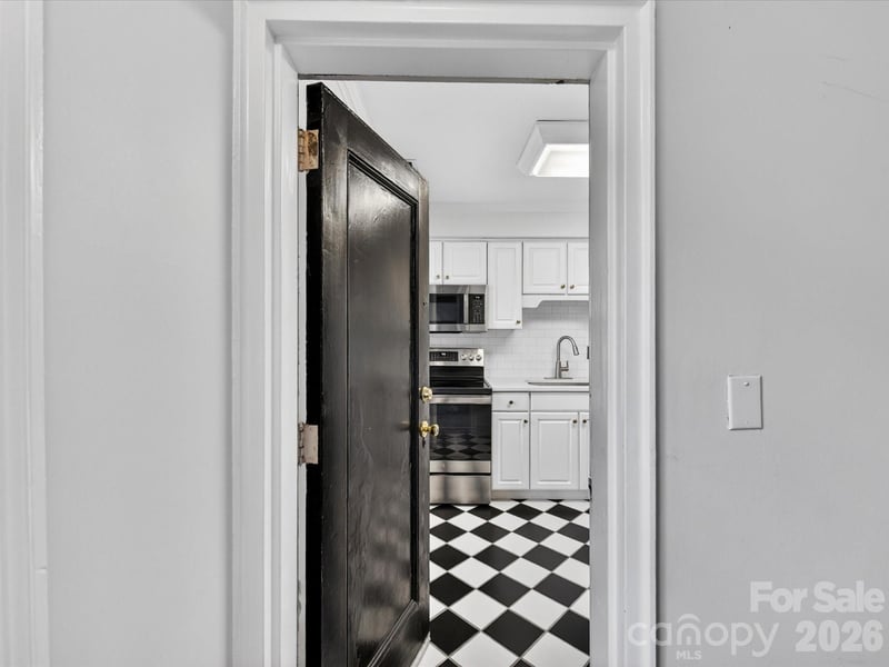 103 S Laurel Ave #83B, Charlotte, NC 28207