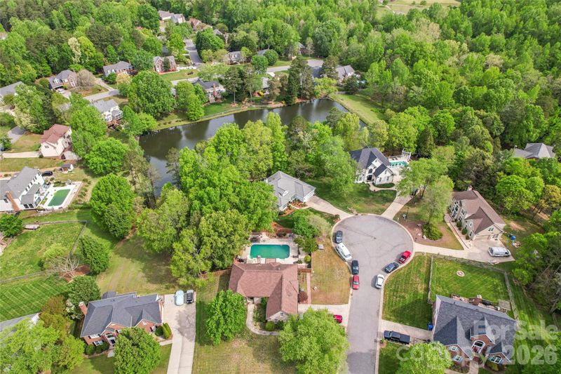 111 Misty Pond Ct, Mooresville, NC 28115