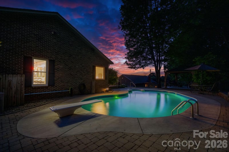 4946 Butner Dr, Hickory, NC 28602