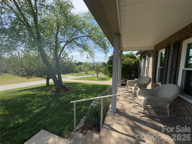 4946 Butner Dr, Hickory, NC 28602