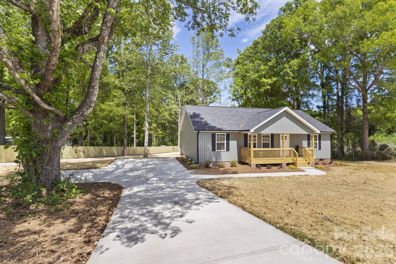 320 Sharon Rd, York, SC 29745