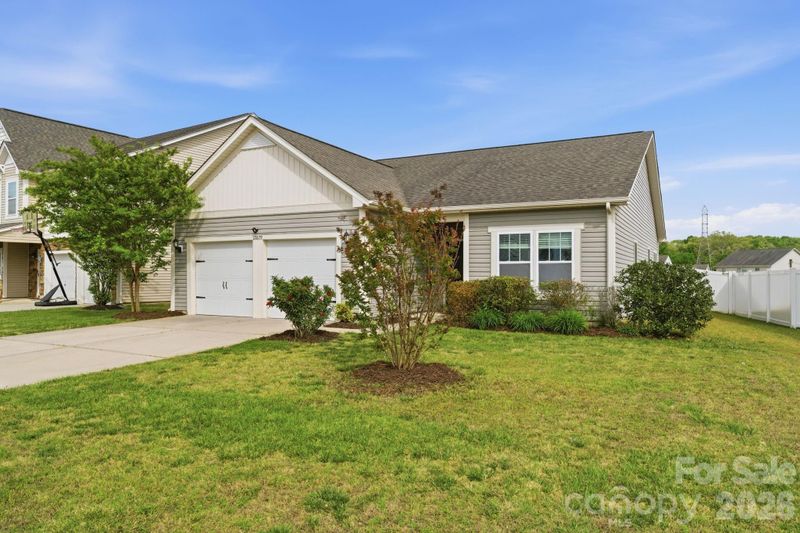 12879 Mustang Dr, Midland, NC 28107