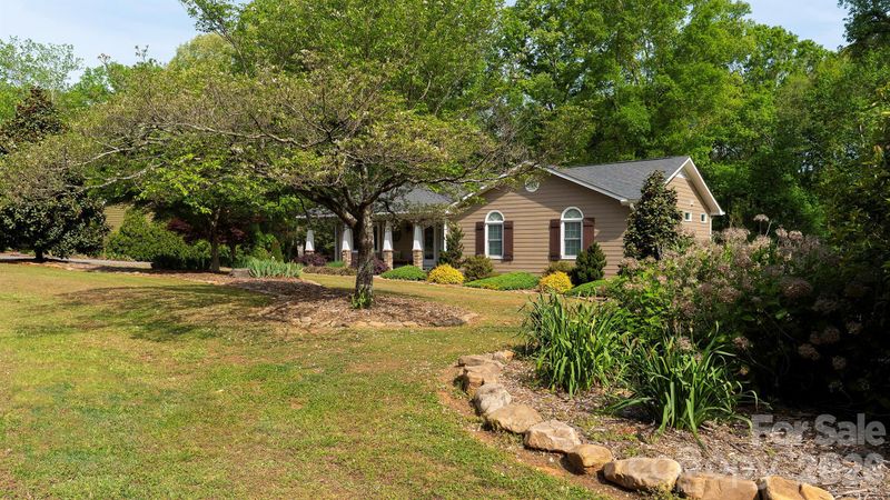 2322 Bearskin Ln, Monroe, NC 28110