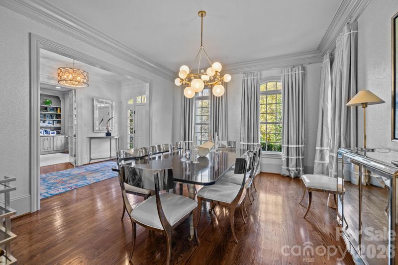 3907 Foxcroft Rd, Charlotte, NC 28211