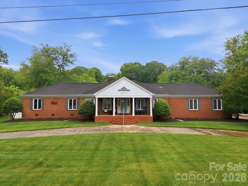 1215 Hillside Dr, Gastonia, NC 28052