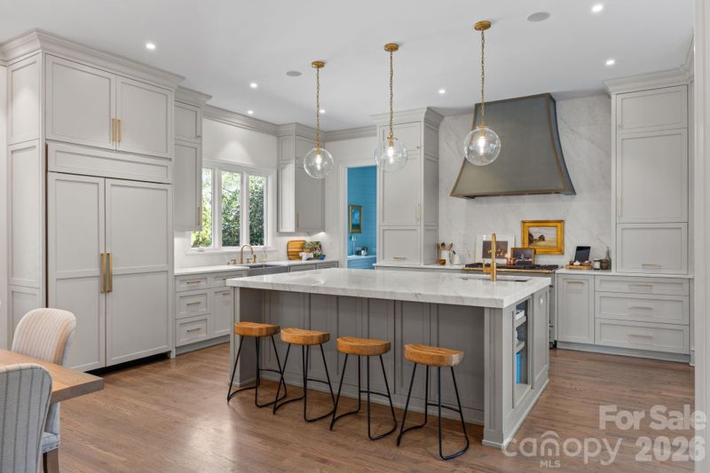 18710 Peninsula Cove Ln, Cornelius, NC 28031