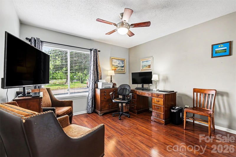 6614 Point Comfort Ln, Charlotte, NC 28226