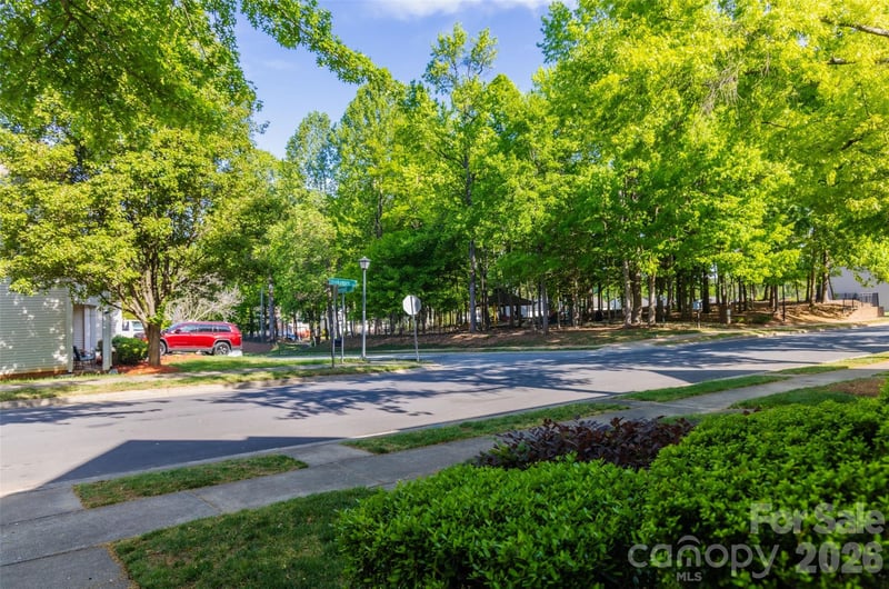 8224 Shinkansen Dr, Charlotte, NC 28213