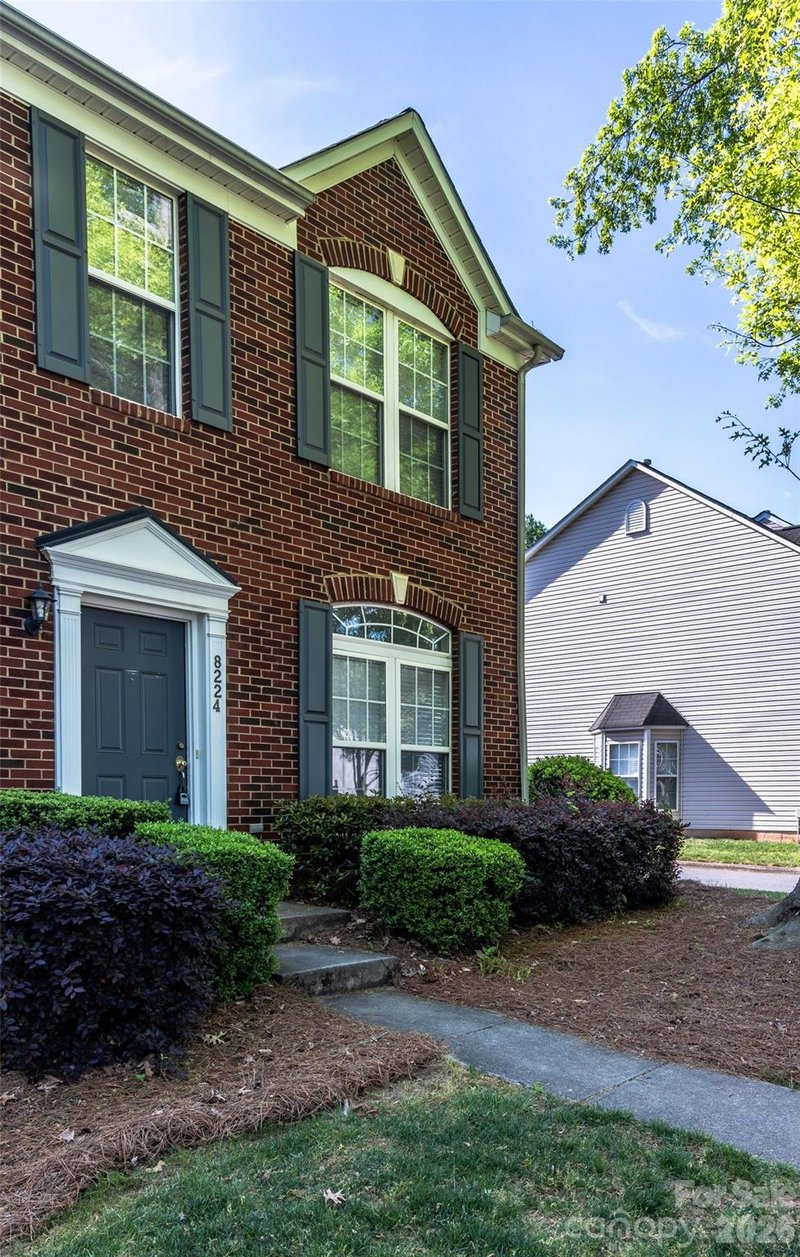8224 Shinkansen Dr, Charlotte, NC 28213