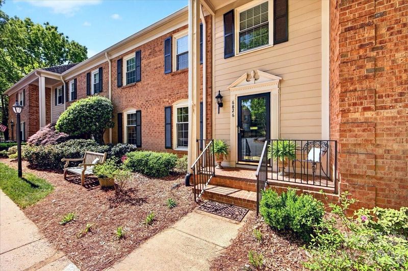 6826 Constitution Ln, Charlotte, NC 28210