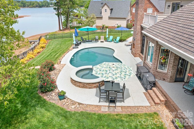 1395 Strawberry Ln, Denver, NC 28037