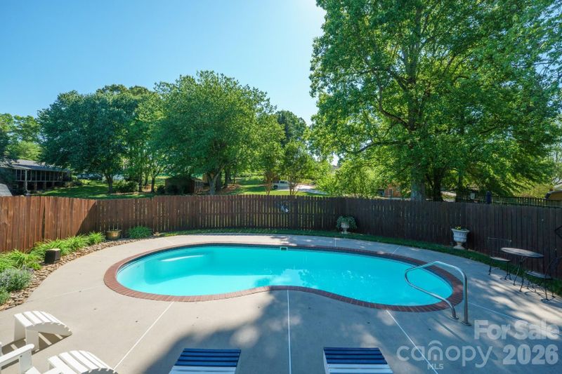 3740 6th St NE, Hickory, NC 28601
