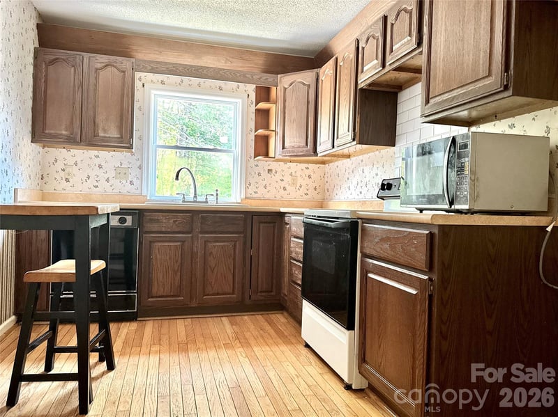 44 Sagebrush Cir, Etowah, NC 28729