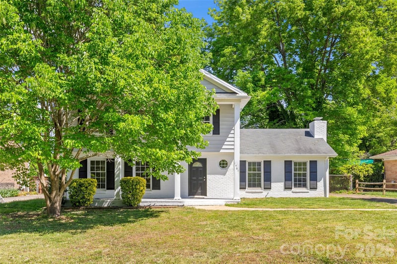 1401 Cedarwood Ln, Charlotte, NC 28212