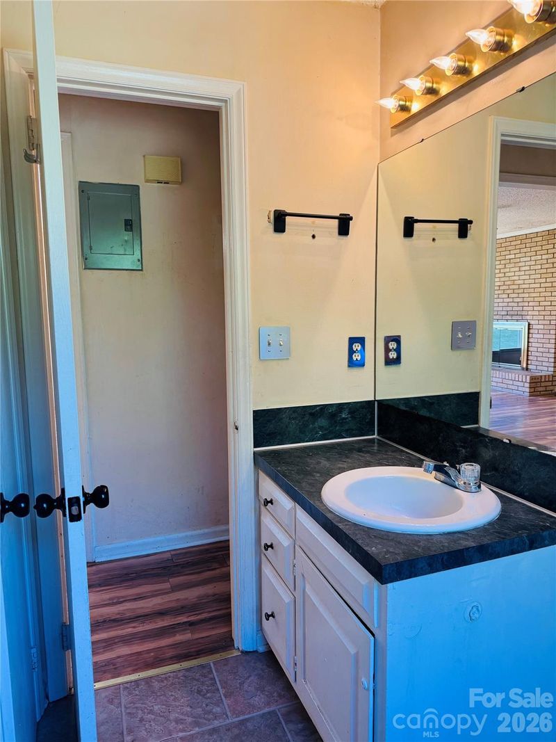 448 Tot Dellinger Rd, Cherryville, NC 28021