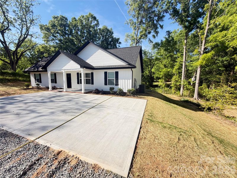 1019 E 10th St, Kannapolis, NC 28083