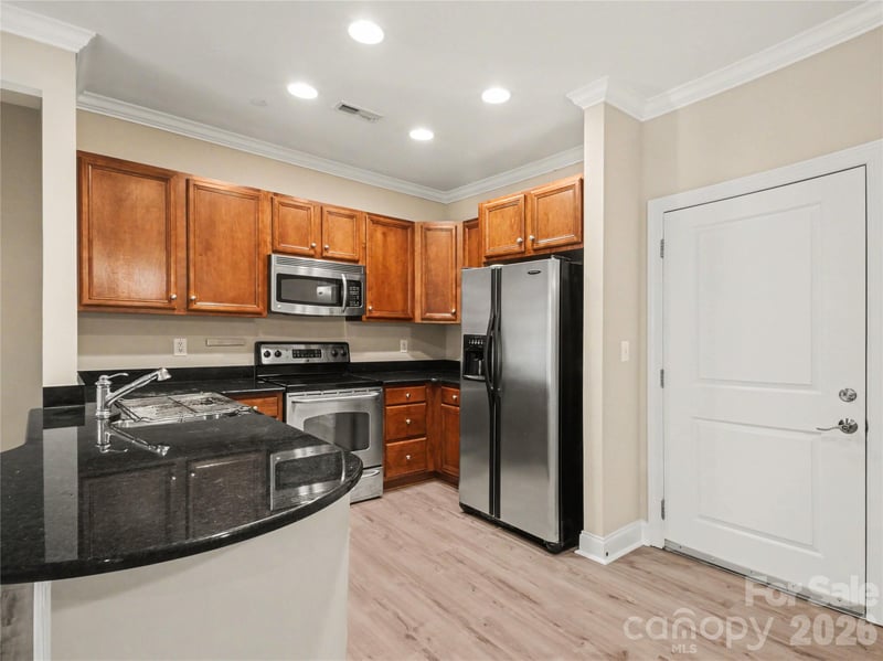 518 Clarice Ave #201, Charlotte, NC 28204