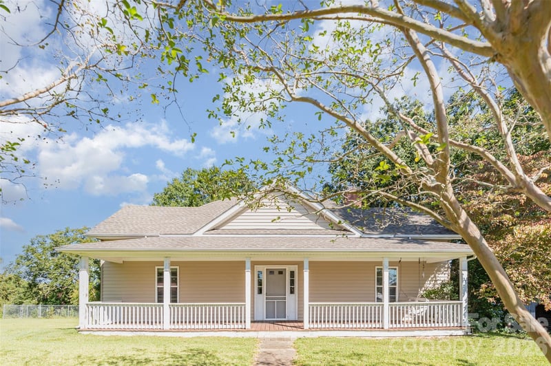 4030 Peachtree St, Hickory Grove, SC 29717