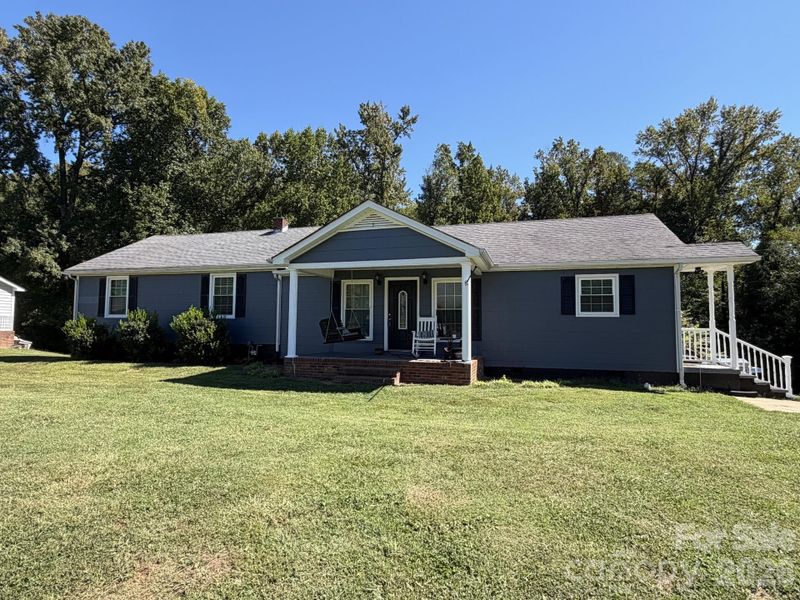 636 Willis Rd, Dallas, NC 28034