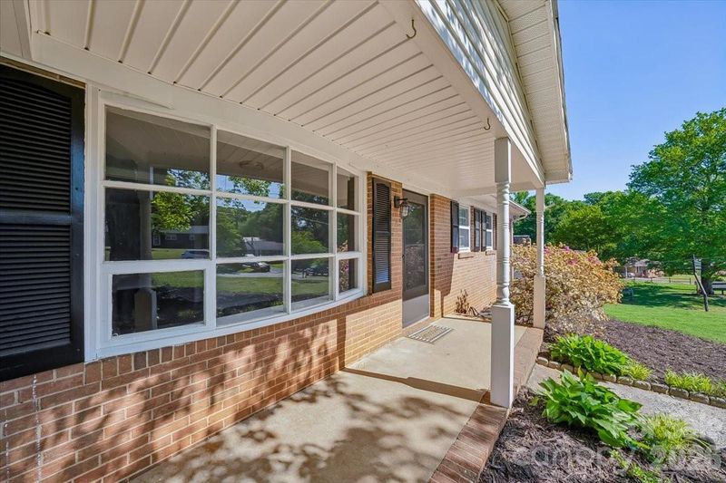 105 Vina Pl, Mount Holly, NC 28120