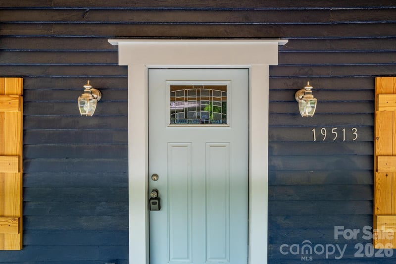 19513 Meridian St, Cornelius, NC 28031
