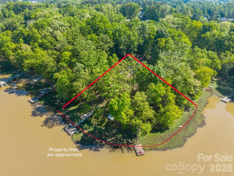 405 Carroll Cv, Lake Wylie, SC 29710